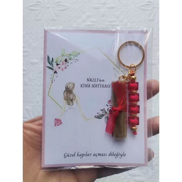 100 Adet Kişiye Özel Kına Hatırası Dağıtmalık Hediyelik Kırmızı Anahtarlık ve Paketlenmiş Kına