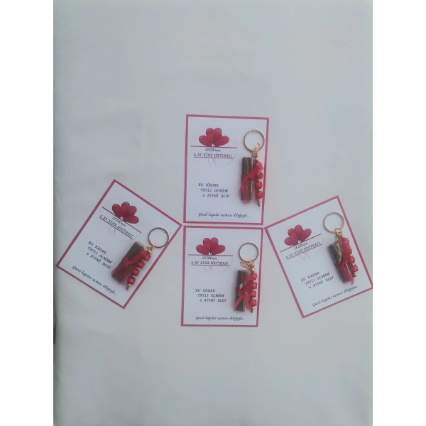 64 Adet Kişiye Özel 6 Ay Kına Hatırası Kırmızı Anahtarlık ve Paketlenmiş Kına Dağıtmalık Hediyelik