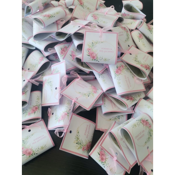100 Adet Kişiye Özel Tasarım Hazır Paketlenmiş Pembe Çiçekli Model Dağıtmalık Hediyelik Kına