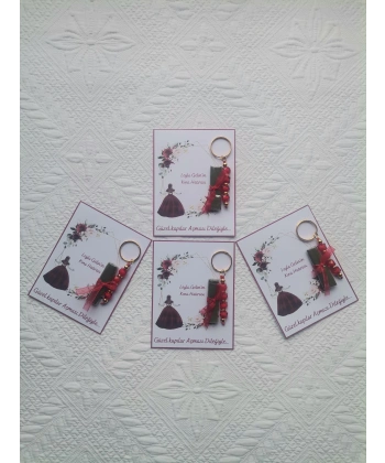 24 Adet Kişiye Özel Kına Hatırası Kırmızı Anahtarlık ve Paketlenmiş Kına Dağıtmalık Hediyelik