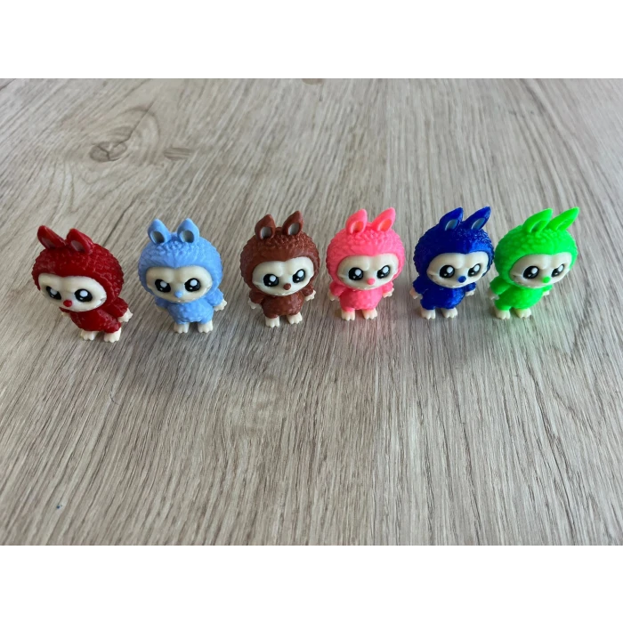 Mini Labubu figürler