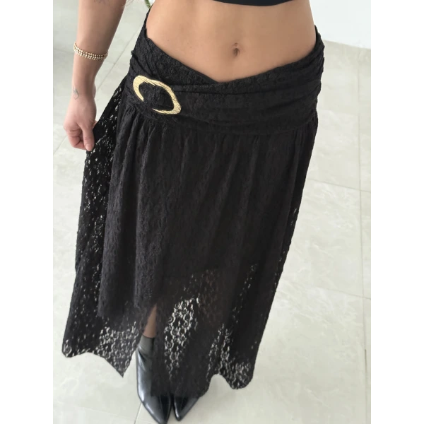 Gold Aksesuarlı Uzun Dantel Etek