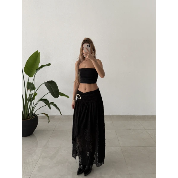 Gold Aksesuarlı Uzun Dantel Etek