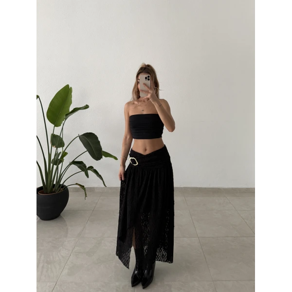 Gold Aksesuarlı Uzun Dantel Etek