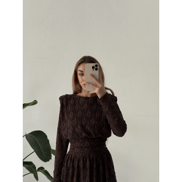 Vatkalı Dantel Elbise