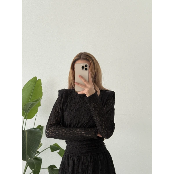 Vatkalı Dantel Elbise