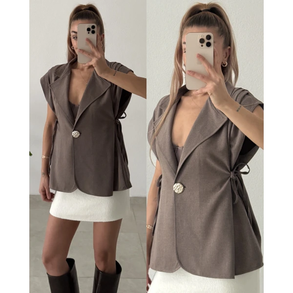 Pile Detaylı Yan Bağcıklı Düğmeli Yelek