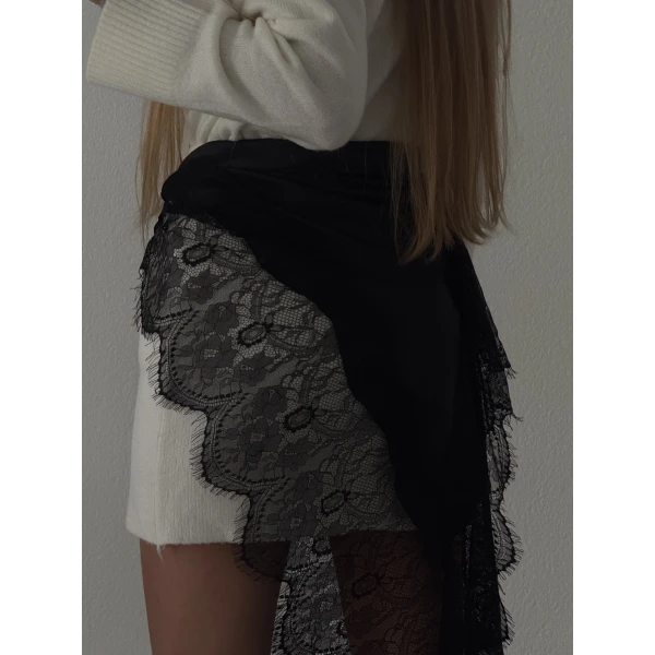 Asimetrik Yırtmaçlı Dantelli Saten Bel Aksesuarı