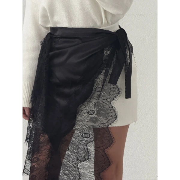 Asimetrik Yırtmaçlı Dantelli Saten Bel Aksesuarı