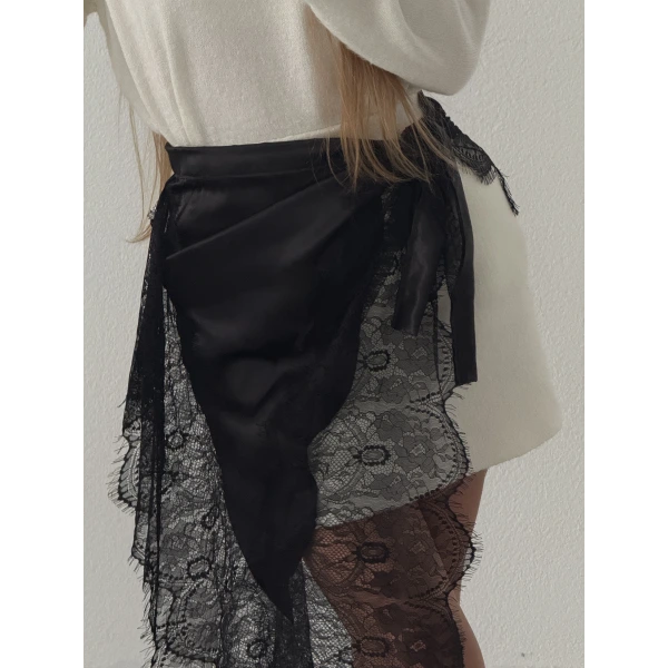 Asimetrik Yırtmaçlı Dantelli Saten Bel Aksesuarı