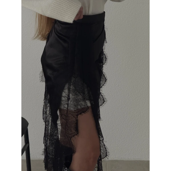 Asimetrik Yırtmaçlı Dantelli Saten Bel Aksesuarı