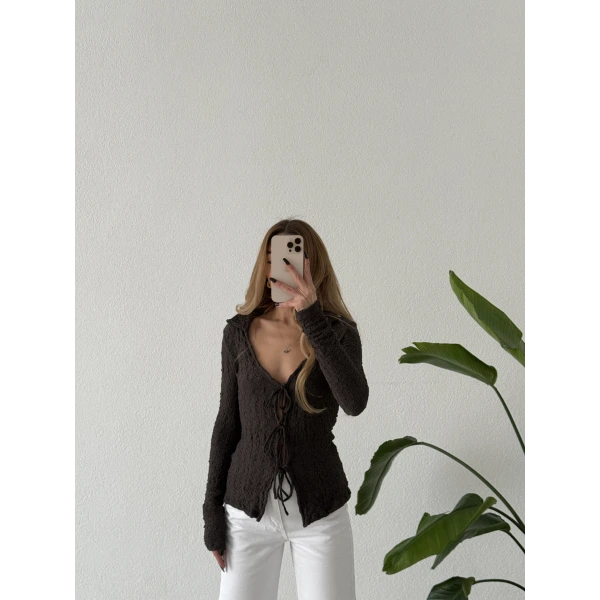 Bağlamalı V Yaka Dokulu Kahverengi Bluz