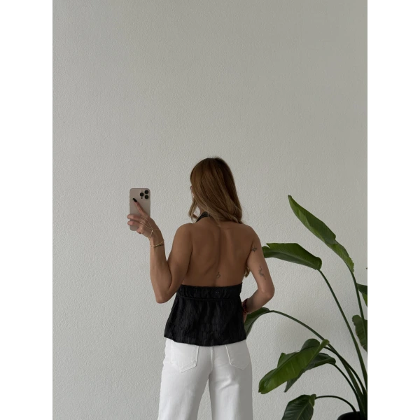 Sırt Dekolteli Bağlamalı Halter Yaka Bluz