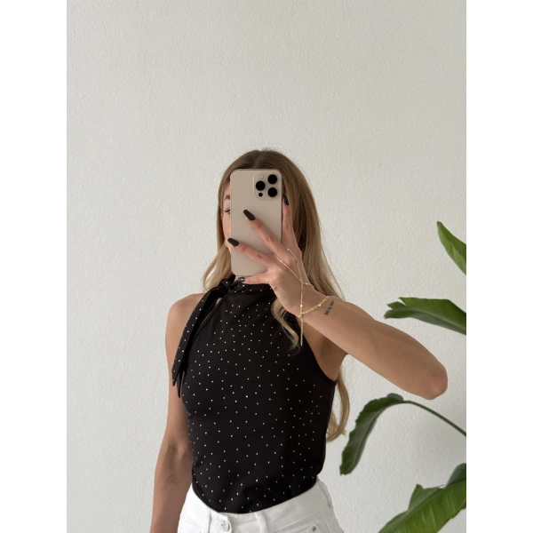 Boyundan Bağlamalı Taşlı Bluz