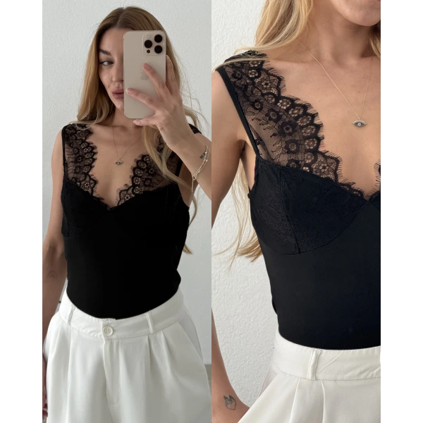 Dantel Detaylı Askılı Bluz
