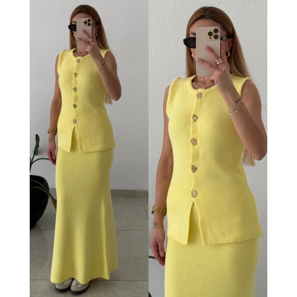 Gold Düğme Detaylı Maxi Boy Triko Etekli Yelekli Takım