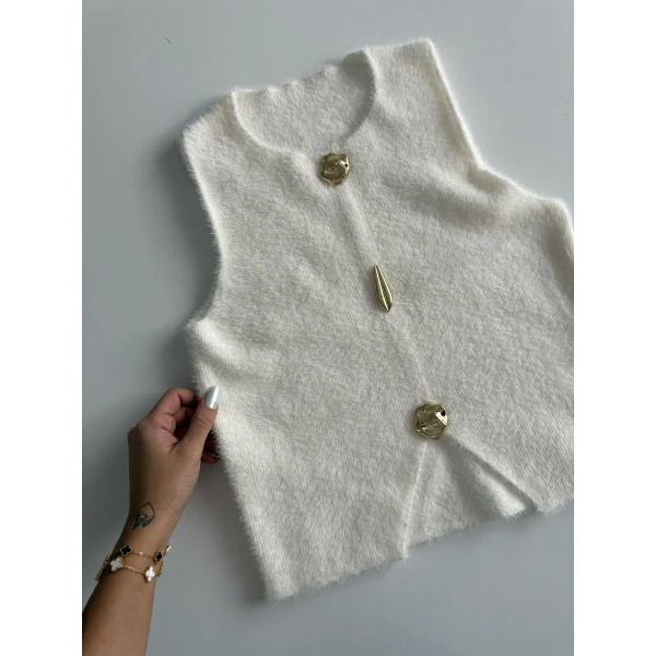 Aksesuarlı Sakallı Triko