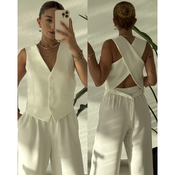 Arkası Çapraz Dekolteli Yelek