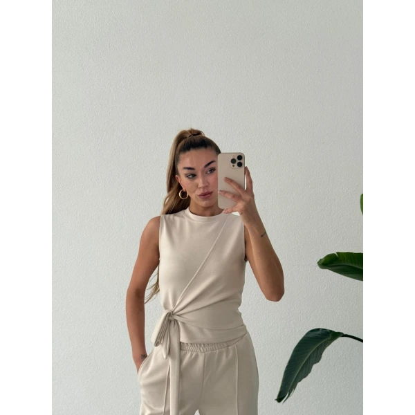 Asimetrik Bağlama Detaylı Kolsuz Modal Takım