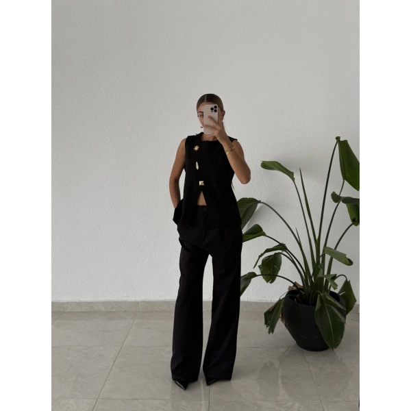 Asimetrik Gold Aksesuarlı Triko Süveter