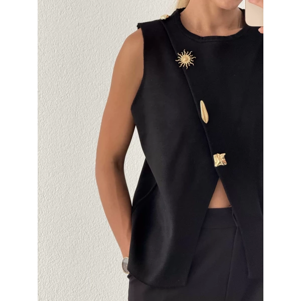 Asimetrik Gold Aksesuarlı Triko Süveter