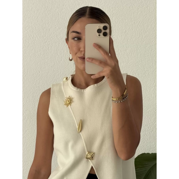 Asimetrik Gold Aksesuarlı Triko Süveter