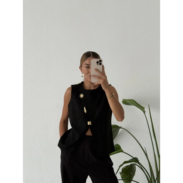 Asimetrik Gold Aksesuarlı Triko Süveter