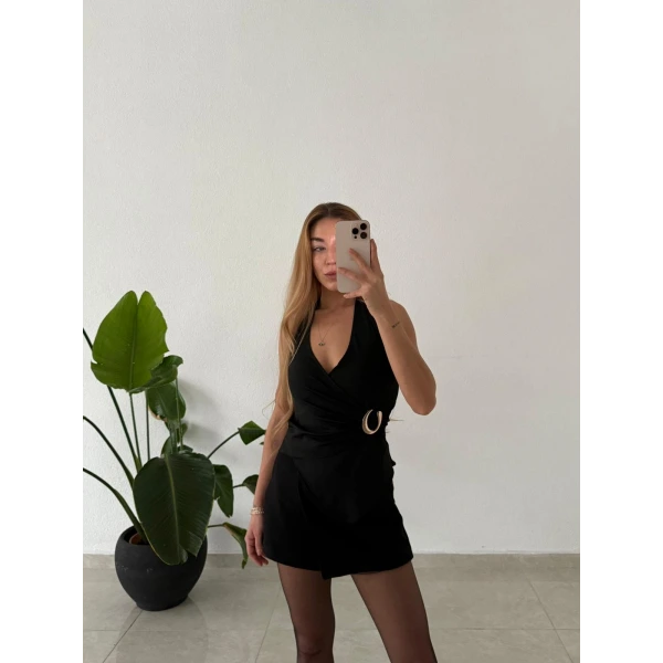 Asimetrik Kruvaze Yaka Boyundan Geçmeli Aksesuarlı Bluz