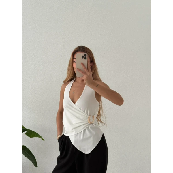 Asimetrik Kruvaze Yaka Boyundan Geçmeli Aksesuarlı Bluz