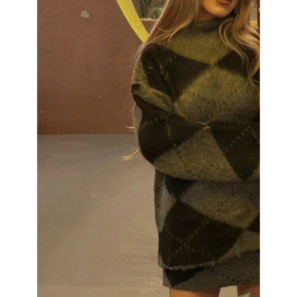 Baklava Desenli Etekli Kazaklı Takım