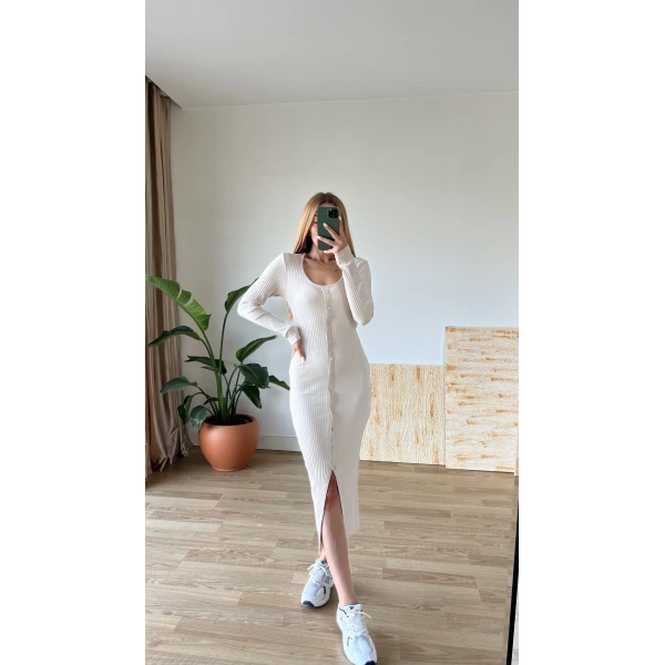 Düğme Detaylı Midi Boy Elbise