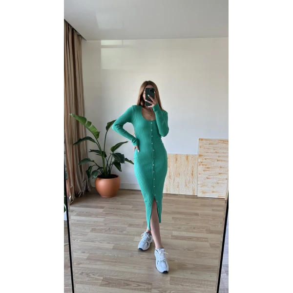 Düğme Detaylı Midi Boy Elbise