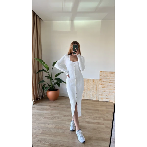 Düğme Detaylı Midi Boy Elbise