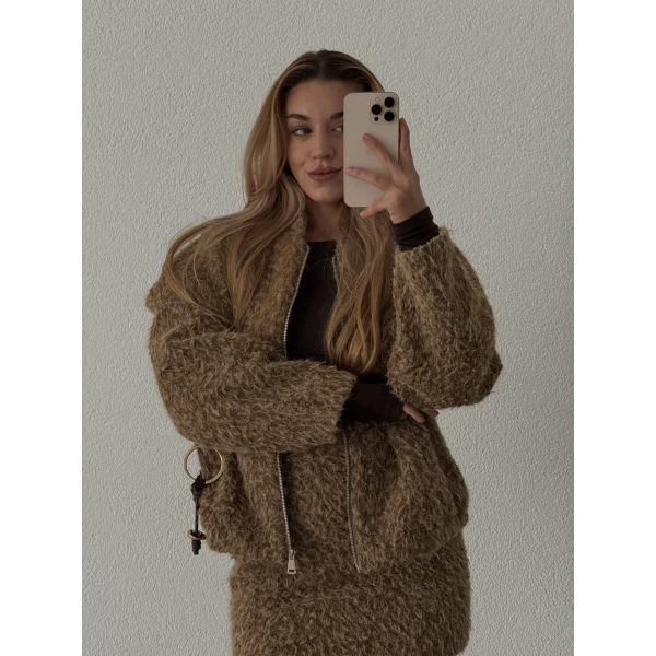 Etekli Ceketli Takım