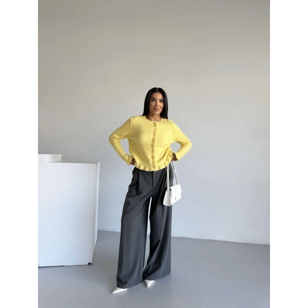 Volanlı Düğmeli Sarı Hırka