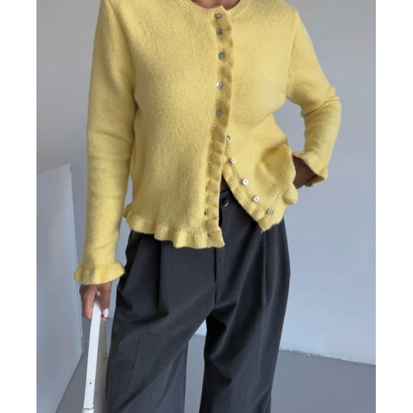 Volanlı Düğmeli Sarı Hırka