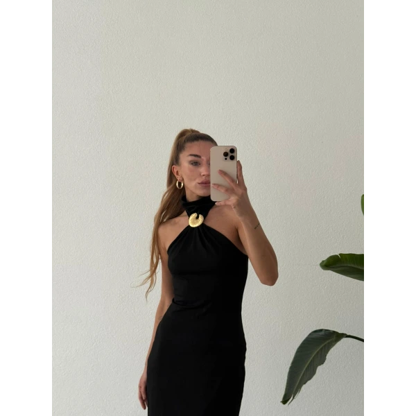 Gold Aksesuar Detaylı Uzun Elbise