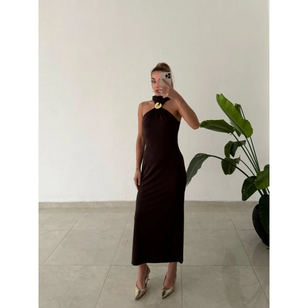 Gold Aksesuar Detaylı Uzun Elbise