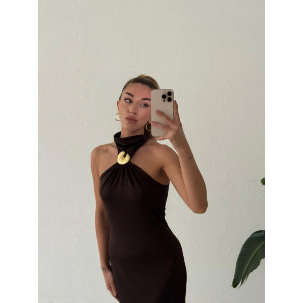 Gold Aksesuar Detaylı Uzun Elbise