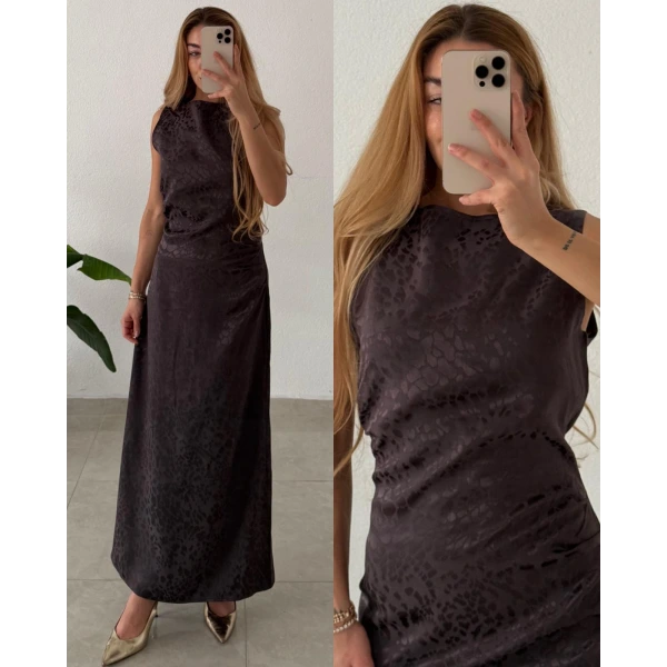 Jakarlı Saten Leopar Dokulu Kolsuz Maxi Boy Elbise