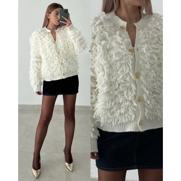 Kalp Düğmeli Triko Hırka