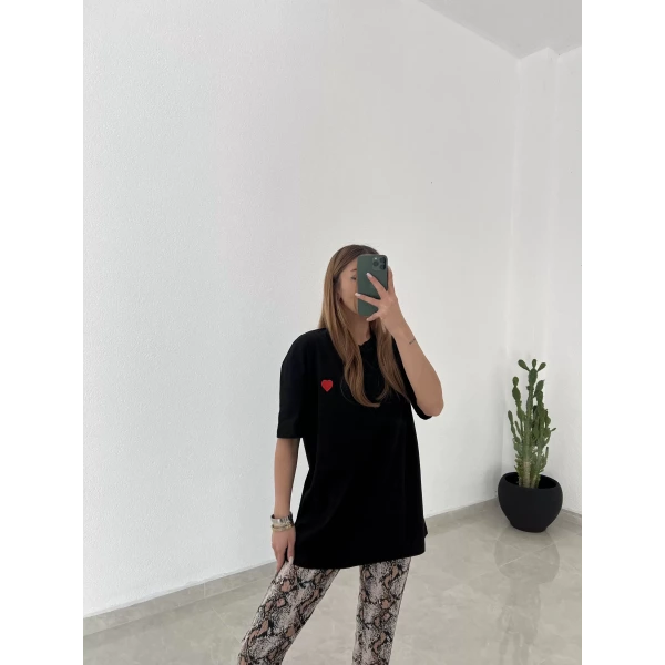 Kalp Nakışlı Pamuklu Tişört