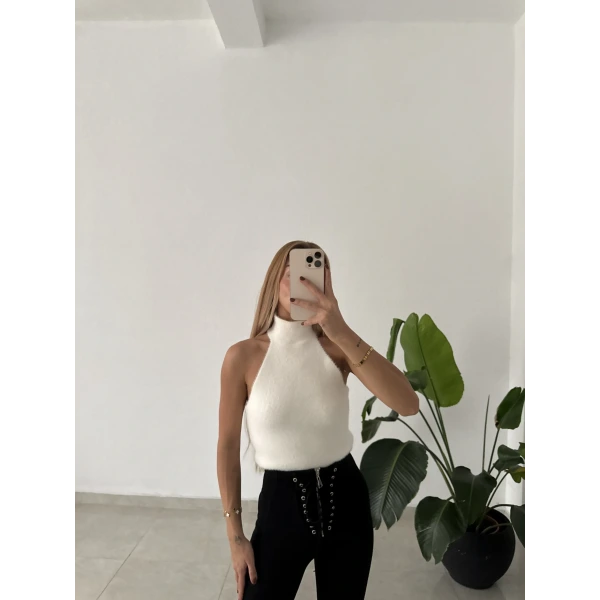 Kolsuz Boğazlı Sakallı Triko