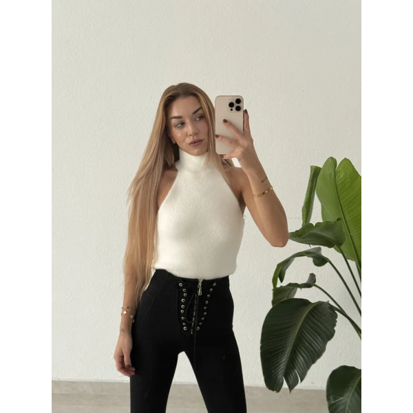 Kolsuz Boğazlı Sakallı Triko