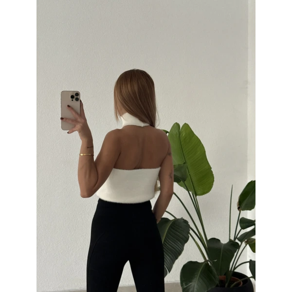 Kolsuz Boğazlı Sakallı Triko