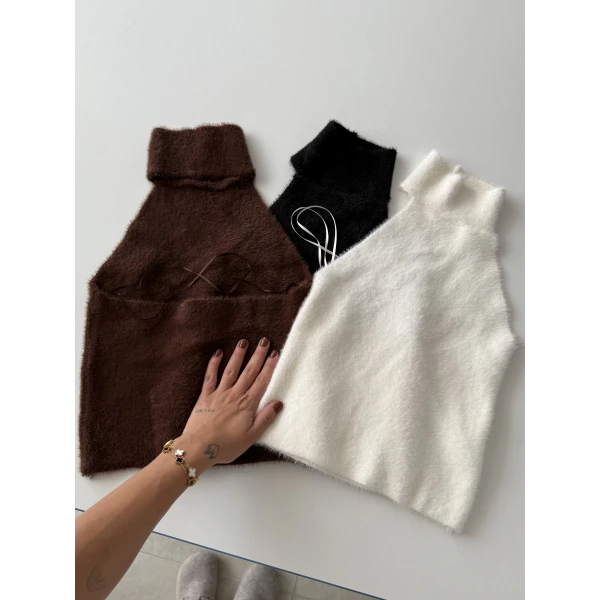 Kolsuz Boğazlı Sakallı Triko