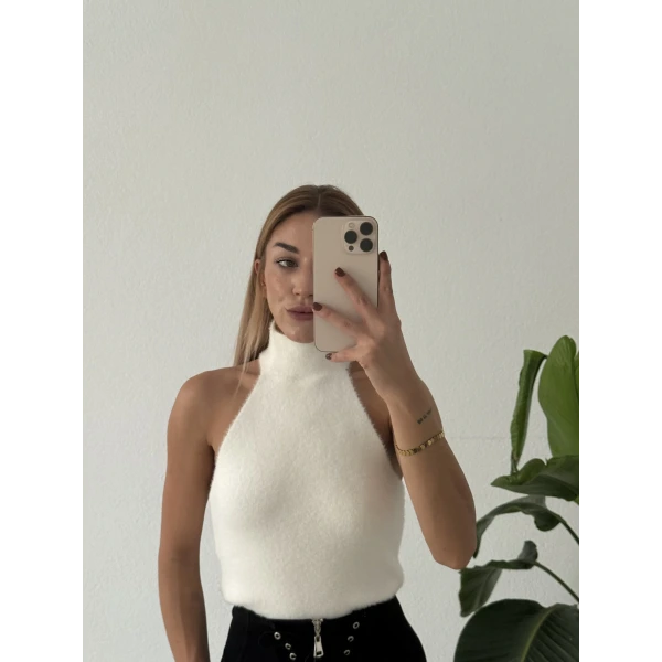 Kolsuz Boğazlı Sakallı Triko