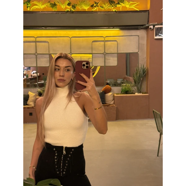 Kolsuz Boğazlı Sakallı Triko