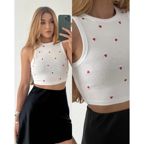 Küçük Kalp Nakışlı Crop