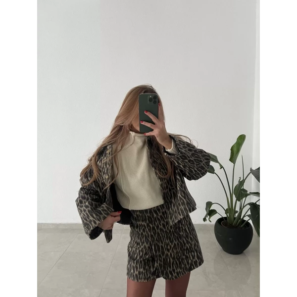 Leopar Desenli Kaşe Kısa Ceket
